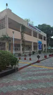 Deshbandhu College Academic building photo 2